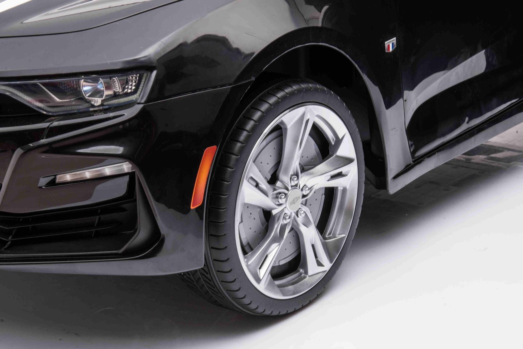 Voiture électrique enfants 12V Chevrolet Camaro, noire, moteur 2x 35 W, avec télécommande 2,4 Ghz