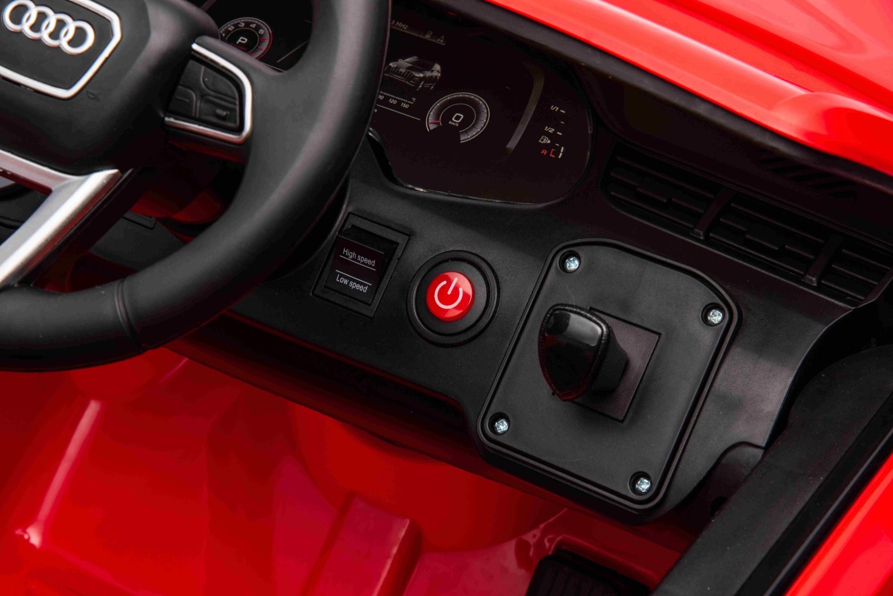 Voiture électrique à conducteur porté Audi Q7 rouge, Monoplace, Suspension indépendante, Batterie 12V, Télécommande, Moteur 2 x 35W, Lumières LED, Lecteur MP3 avec entrée USB/AUX, Licence