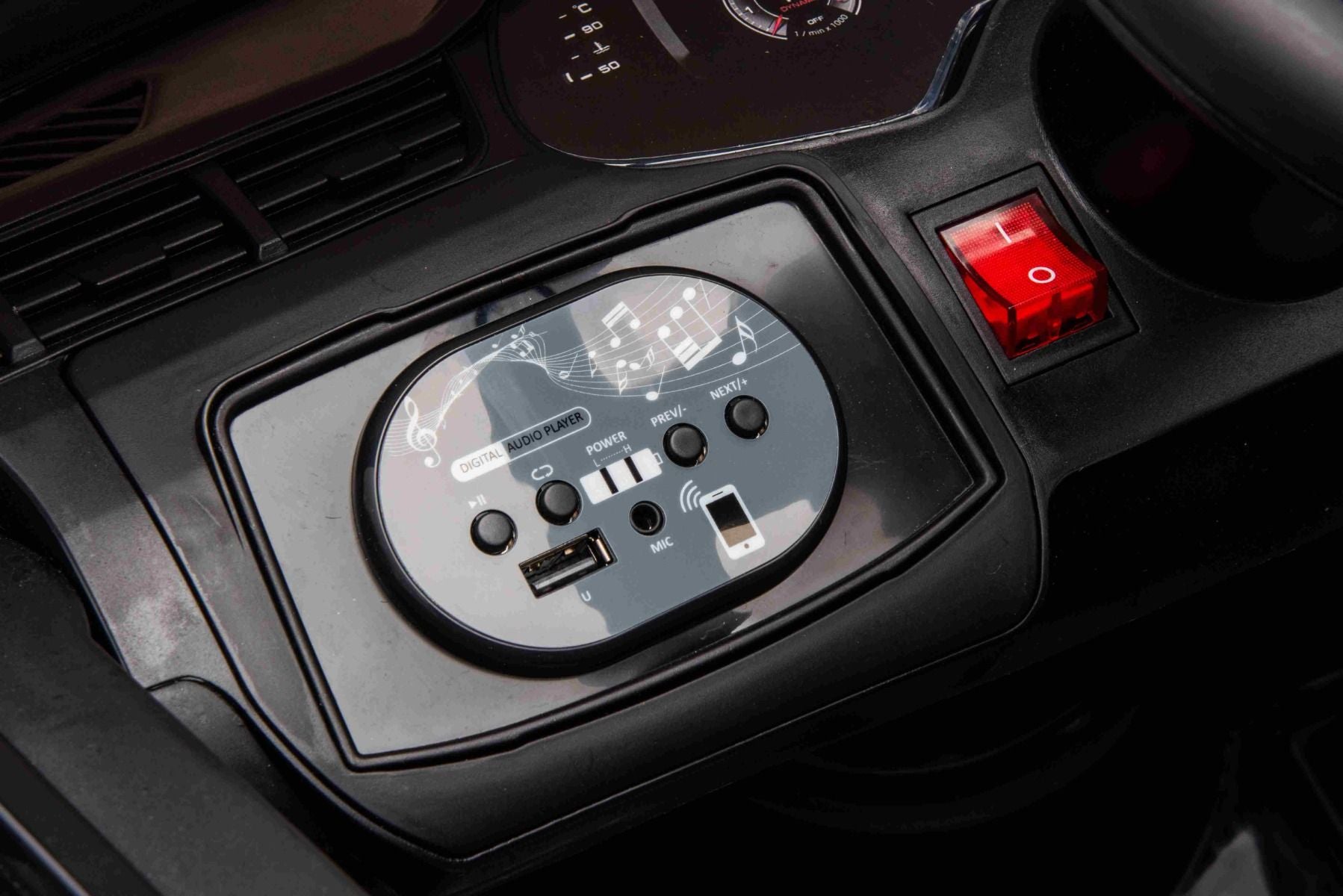 Voiture électrique à conducteur porté Audi Q7 noir, Monoplace, Suspension indépendante, Batterie 12V, Télécommande, Moteur 2 x 35W, Lumières LED, Lecteur MP3 avec entrée USB/AUX, Licence