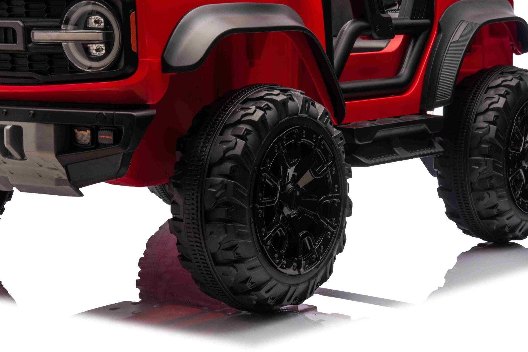 Voiture électrique pour enfants Ford Bronco XL avec propulsion arrière, sous licence (deux places), rouge, batterie au lithium, suspension haute, deux sièges, essieu arrière suspendu, télécommande 2,4 GHz, lecteur MP3 avec entrée USB, lumières LED