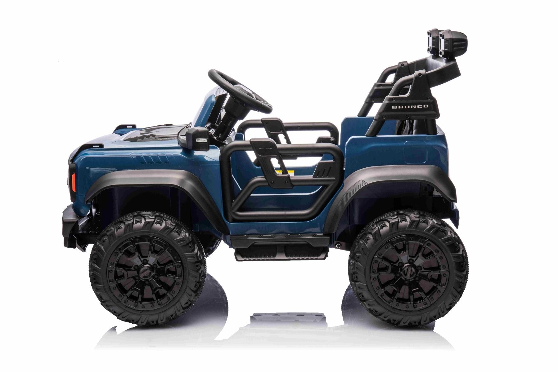 Voiture électrique pour enfants Ford Bronco XL avec propulsion arrière, sous licence (deux places), bleue, batterie au lithium, suspension haute, deux sièges, essieu arrière suspendu, télécommande 2,4 GHz, lecteur MP3 avec entrée USB, lumières LED