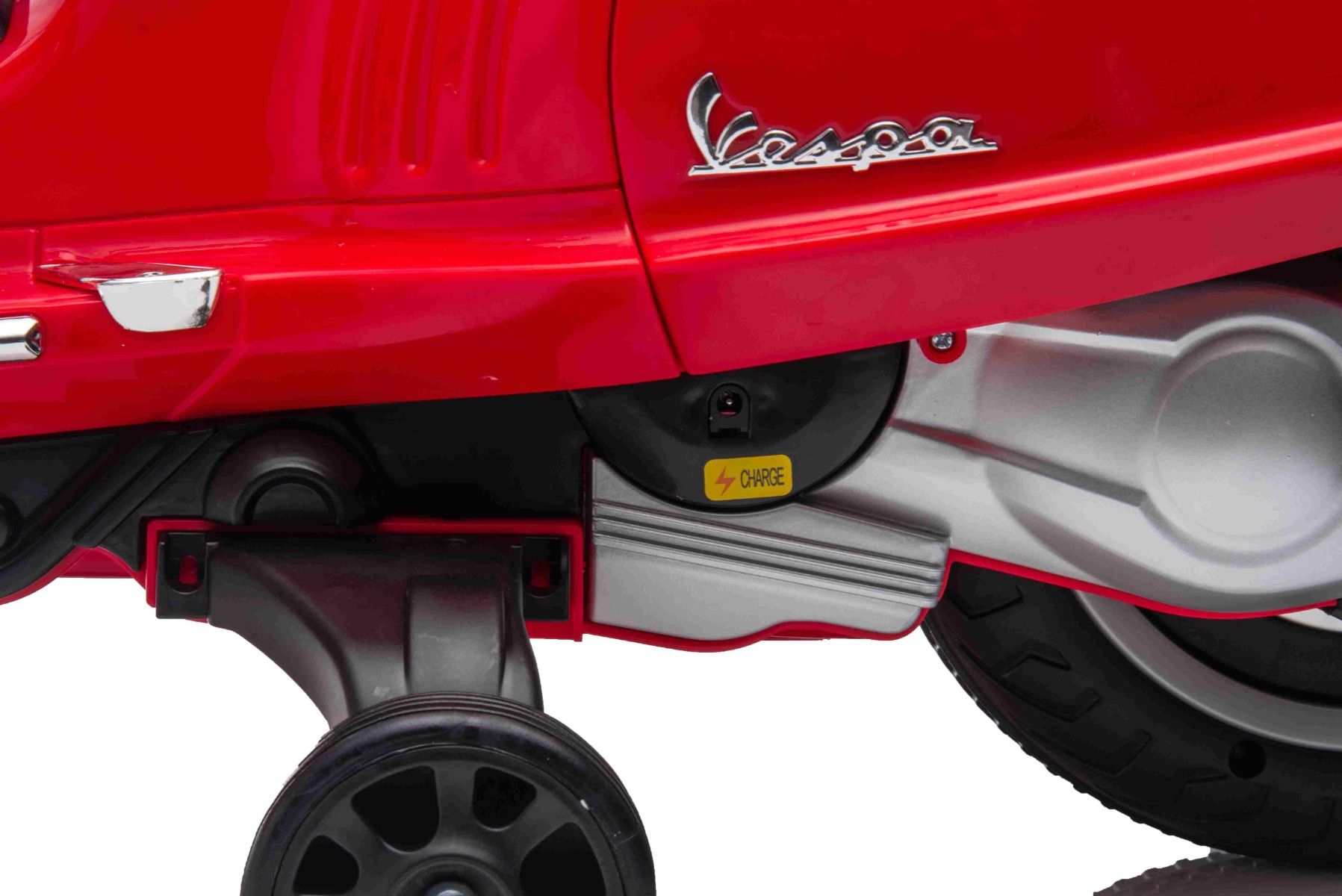 Scooter électrique porteur Vespa 946 avec marche arrière, rouge, Autorisé, roues auxiliaires, Batterie au lithium, 2x Moteurs 30W, Siège en cuir, Lecteur MP3 avec entrée USB