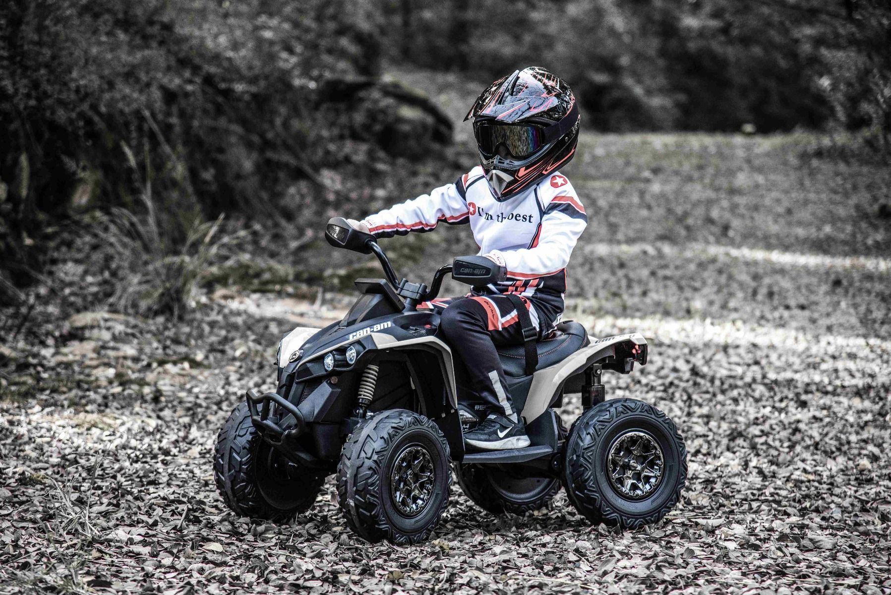 Quad electric enfants 12V, Can-am Renegade, kaki, voiture electrique enfants 12V, lumières LED, batterie 12V, moteurs 2 x 35W, roues souples en EVA, lecteur MP3 avec entrée USB/AUX, sous licence