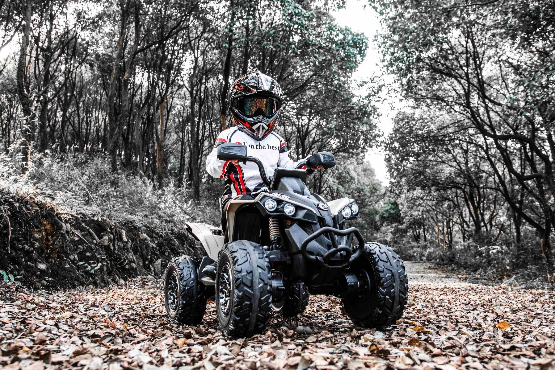 Quad electric enfants 12V, Can-am Renegade, kaki, voiture electrique enfants 12V, lumières LED, batterie 12V, moteurs 2 x 35W, roues souples en EVA, lecteur MP3 avec entrée USB/AUX, sous licence