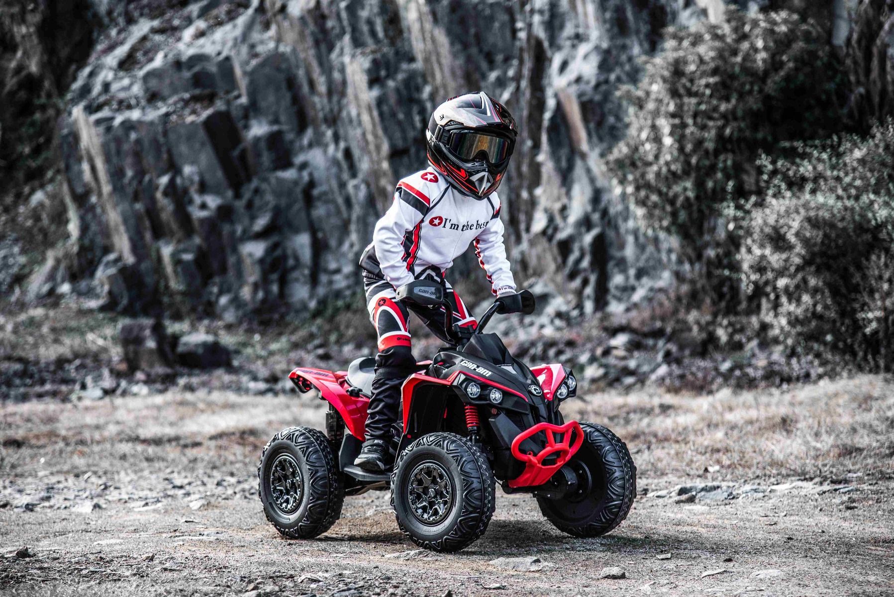 Quad electric enfants 12V, Can-am Renegade, rouge, voiture electrique enfants 12V, lumières LED, batterie 12V, moteurs 2 x 35W, roues souples en EVA, lecteur MP3 avec entrée USB/AUX, sous licence