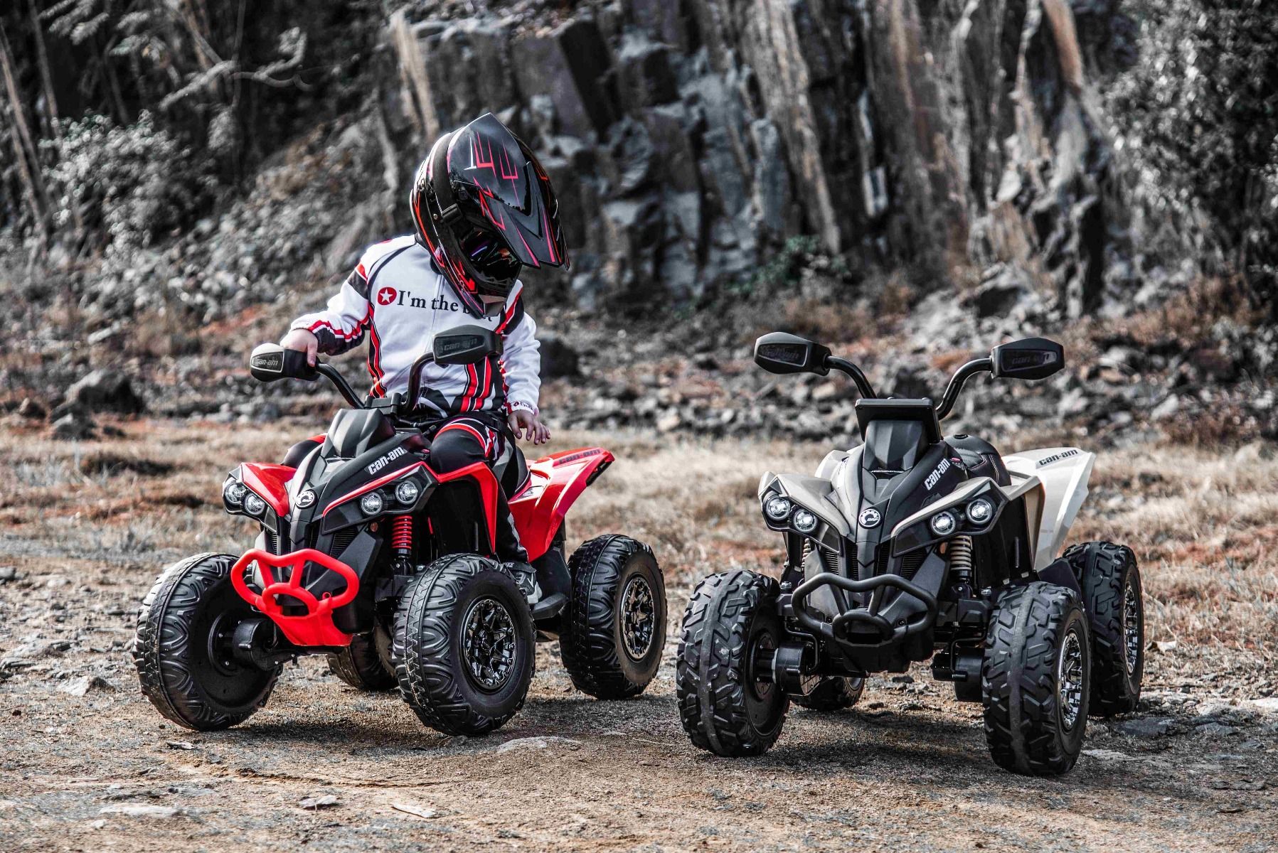 Quad electric enfants 12V, Can-am Renegade, kaki, voiture electrique enfants 12V, lumières LED, batterie 12V, moteurs 2 x 35W, roues souples en EVA, lecteur MP3 avec entrée USB/AUX, sous licence