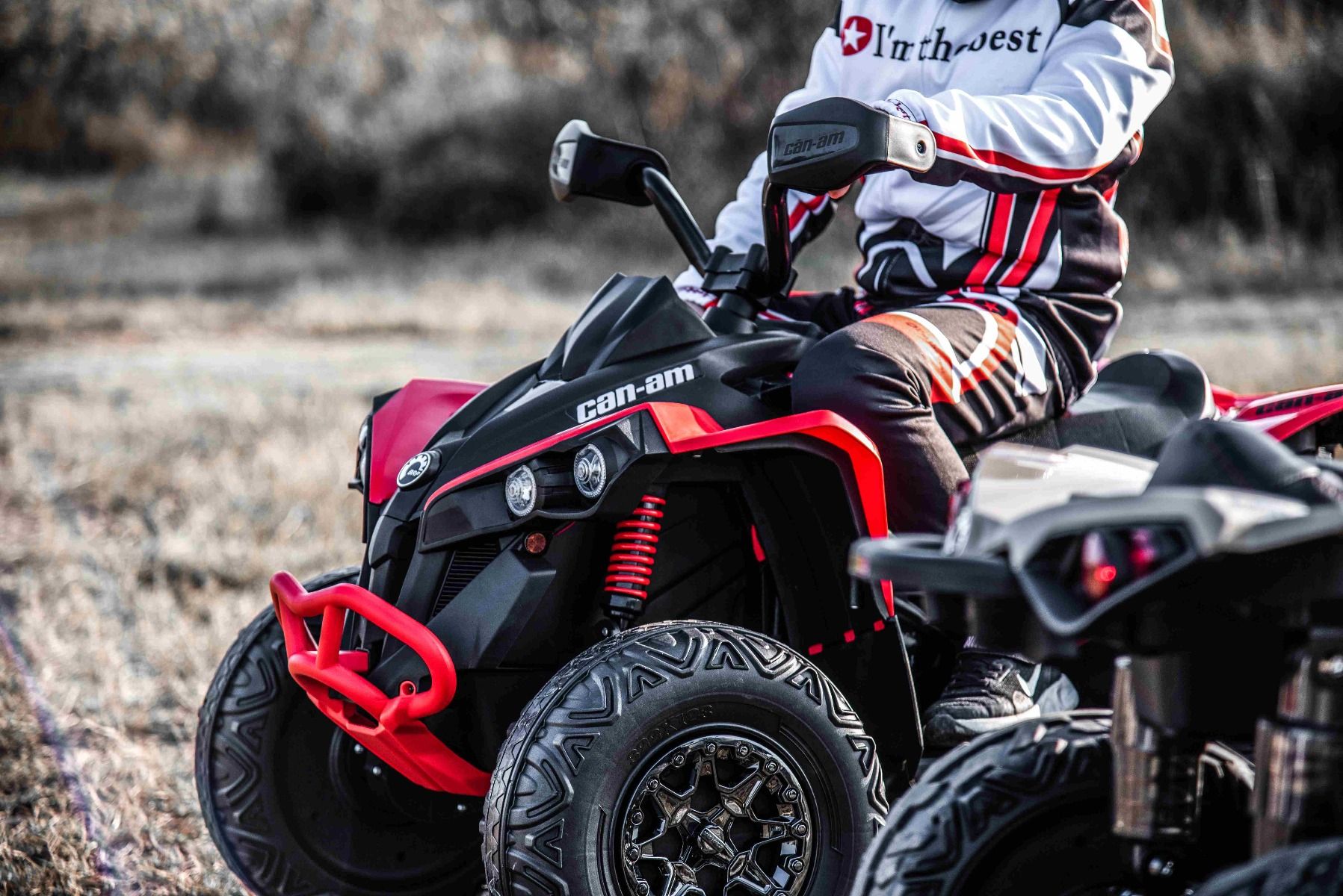 Quad electric enfants 12V, Can-am Renegade, rouge, voiture electrique enfants 12V, lumières LED, batterie 12V, moteurs 2 x 35W, roues souples en EVA, lecteur MP3 avec entrée USB/AUX, sous licence