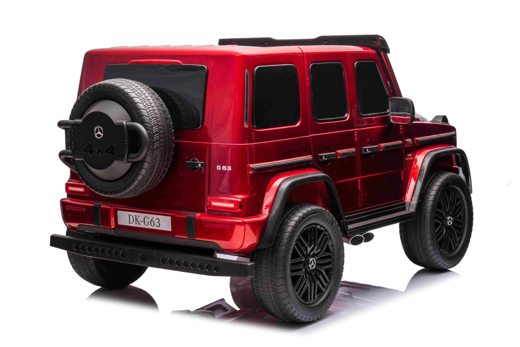 Voiture électrique à conducteur porté Mercedes-Benz G63 AMG 4x4² Biplace 24V, Peinte en rouge, Lecteur MP4 avec entrée USB/AUX, Lecteur 4x4, Batterie 24V/7Ah, 4 moteurs 200W, Roues EVA avec suspension, Sièges en similicuir, Télécommande , Licence