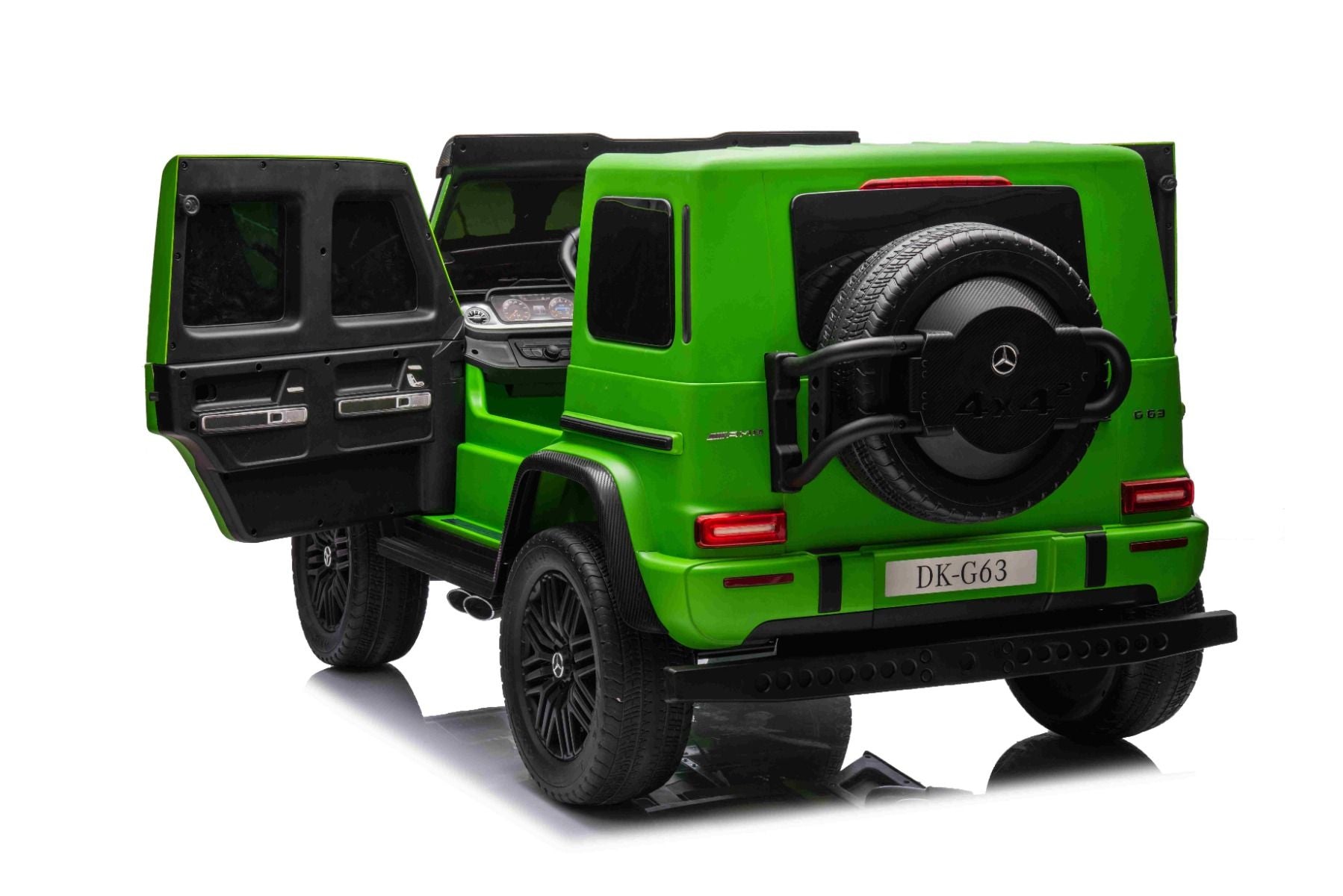 Voiture électrique à conducteur porté Mercedes-Benz G63 AMG 4x4² Biplace 24V, Peinte en verte, Lecteur MP4 avec entrée USB/AUX, Lecteur 4x4, Batterie 24V/7Ah, 4 moteurs 200W, Roues EVA avec suspension, Sièges en similicuir, Télécommande , Licence