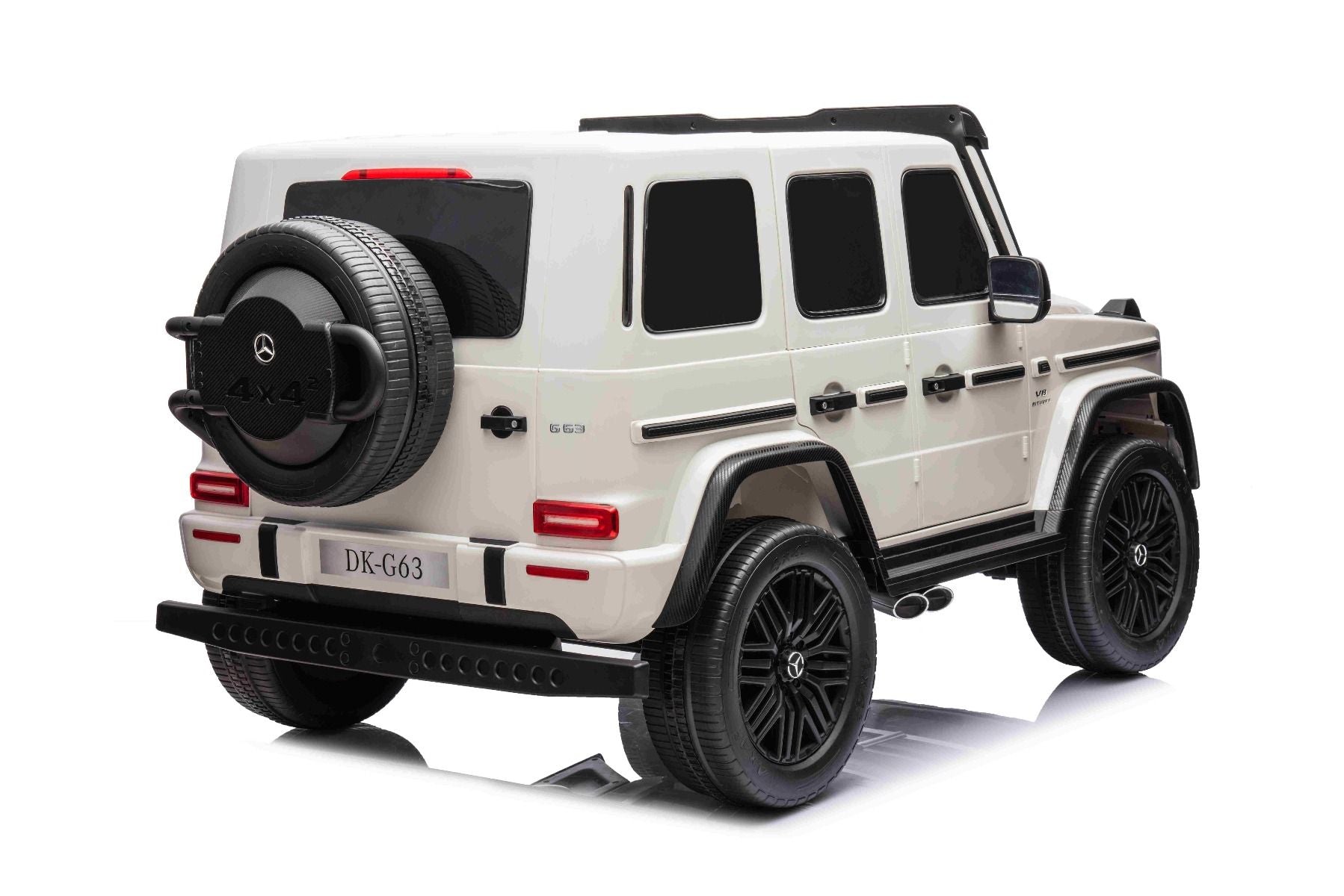 Voiture électrique Mercedes-Benz G63 AMG 4x4² Biplace 12V, blanc, Lecteur MP3 avec entrée USB/AUX, Conduite 4x4, Batterie 12V14Ah, Roues EVA avec suspension, Sièges en similicuir, Télécommande, Licence
