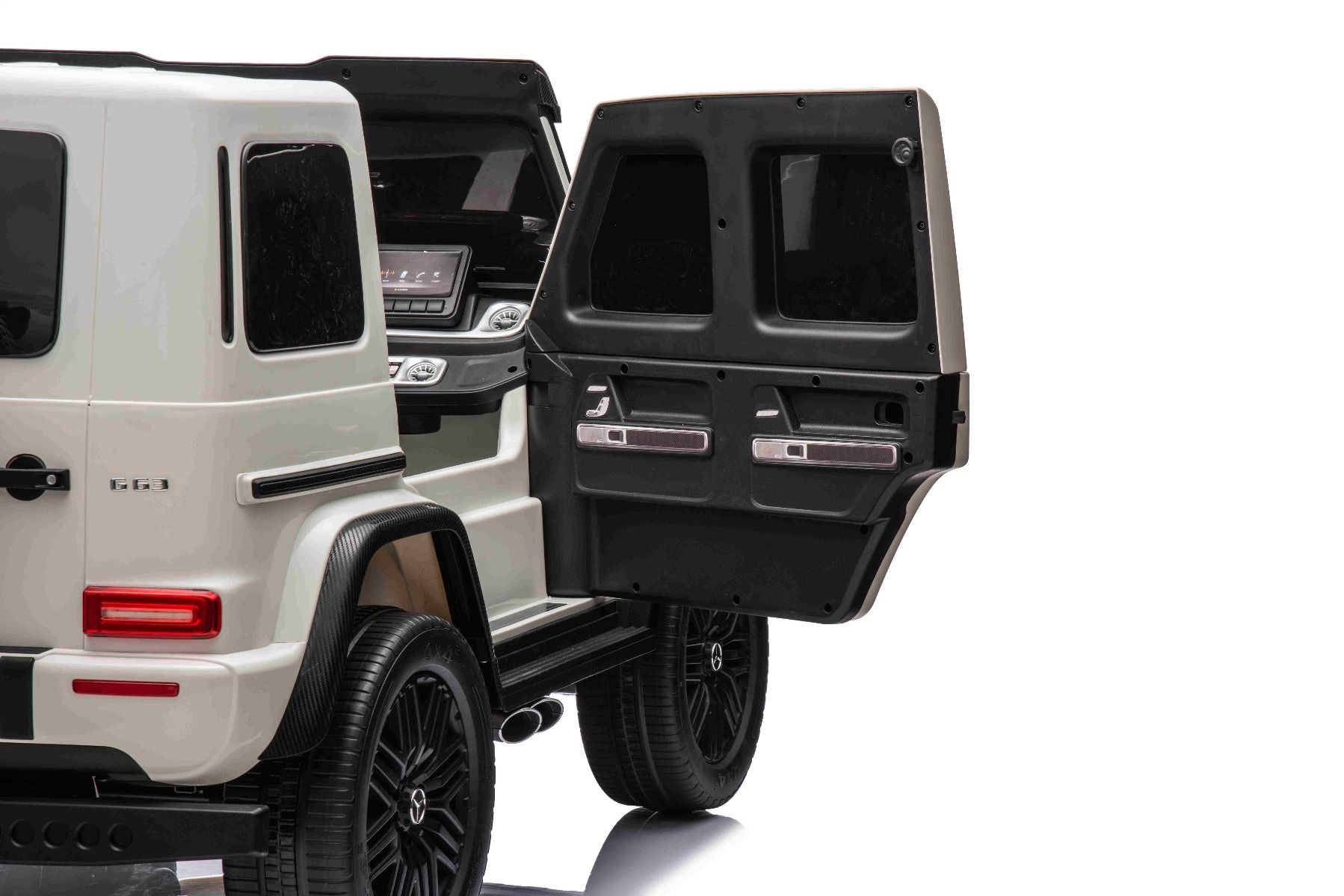 Voiture électrique Mercedes-Benz G63 AMG 4x4² Biplace 12V, blanc, Lecteur MP3 avec entrée USB/AUX, Conduite 4x4, Batterie 12V14Ah, Roues EVA avec suspension, Sièges en similicuir, Télécommande, Licence