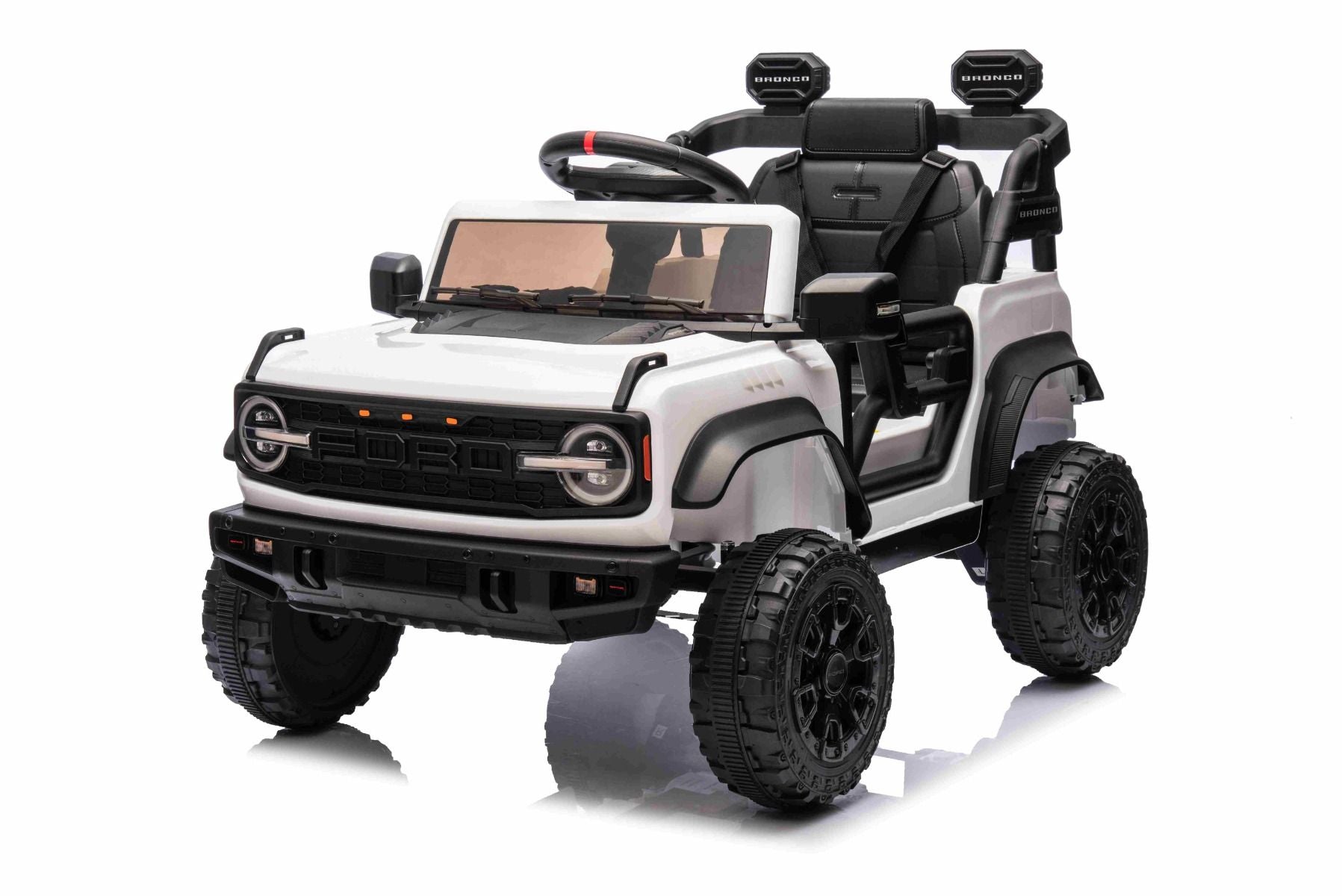 Voiture électrique Ford Bronco avec traction arrière, sous licence (siège unique), blanche, batterie lithium, haute garde au sol, siège large, suspension de l'essieu arrière, télécommande 2,4 GHz, lecteur MP3 avec entrée USB, feux LED.