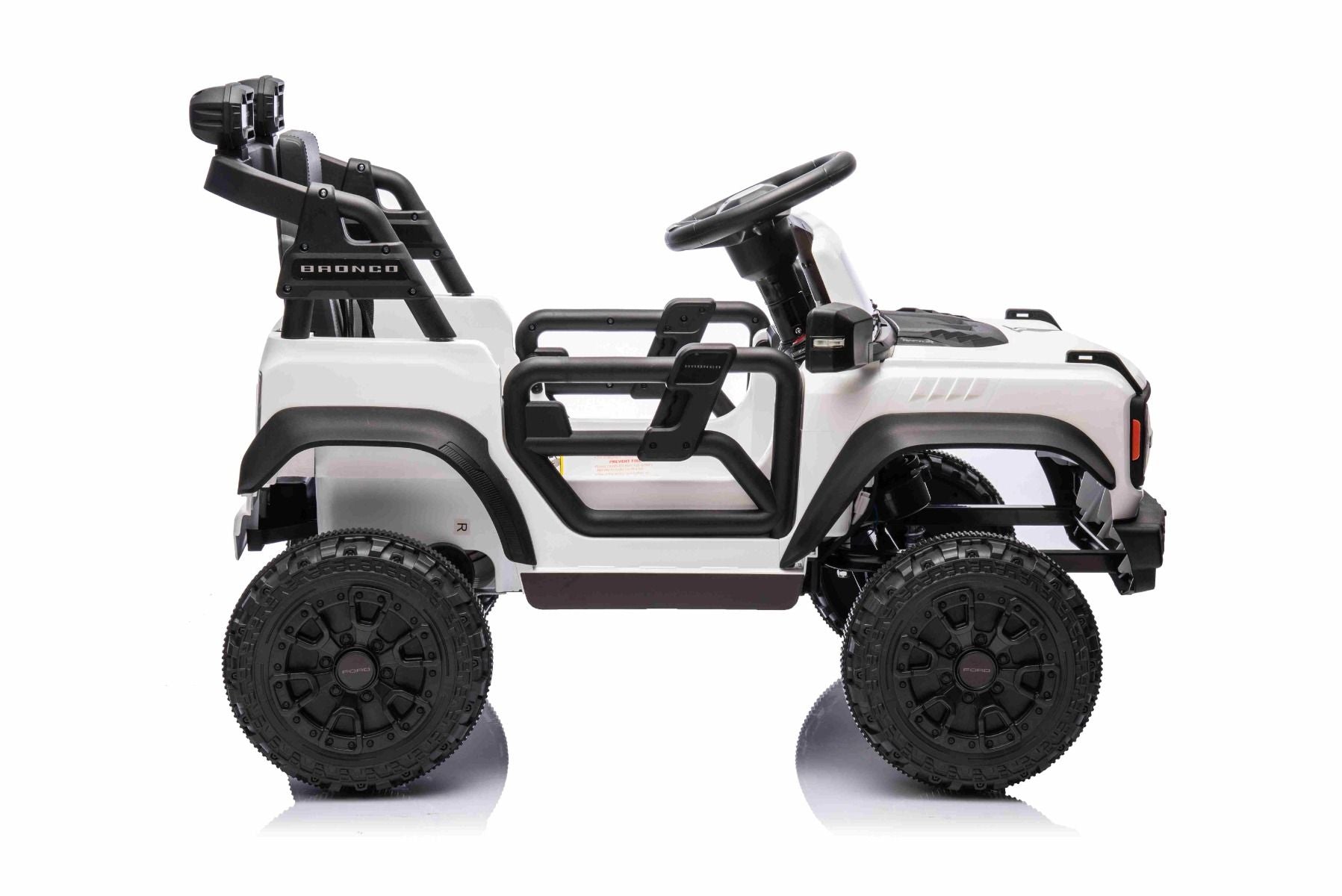 Voiture électrique Ford Bronco avec traction arrière, sous licence (siège unique), blanche, batterie lithium, haute garde au sol, siège large, suspension de l'essieu arrière, télécommande 2,4 GHz, lecteur MP3 avec entrée USB, feux LED.