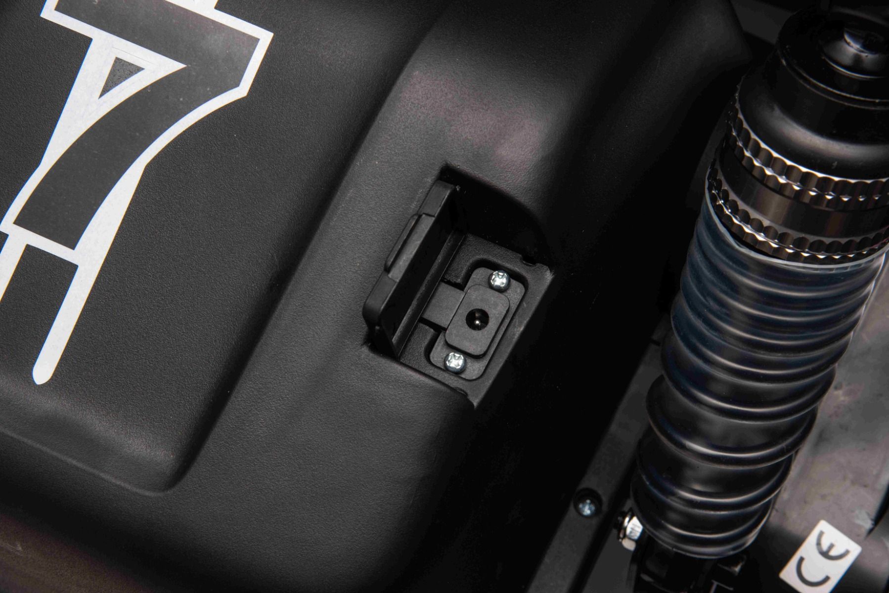 Chariot électrique SPORT-CART 24V, verte, roues souples en EVA, siège en similicuir, roues de drift lisses, moteur 2 x 50W, batterie 24V, construction métallique massive