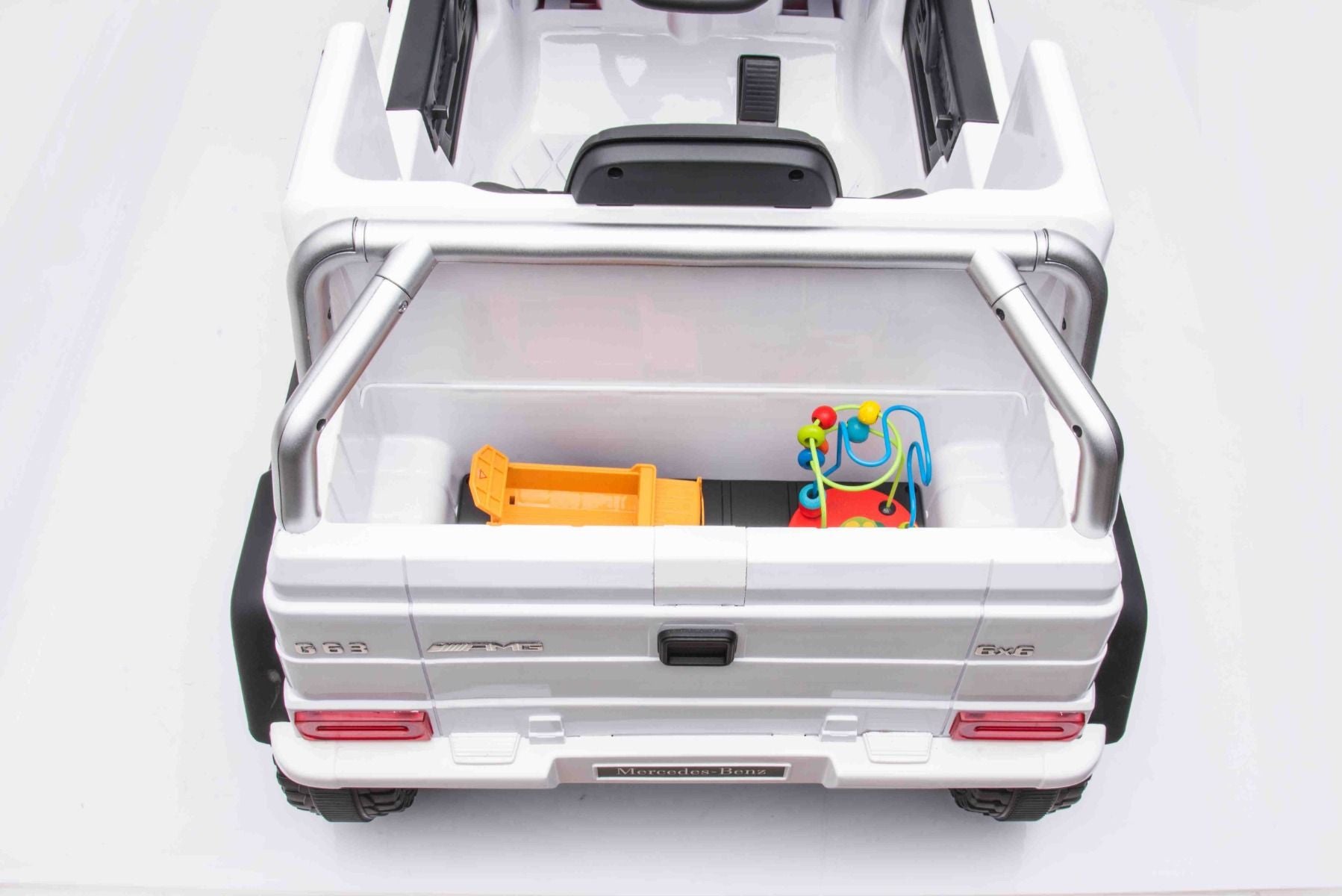 Voiture électrique à conducteur porté Mercedes-Benz G63 AMG 6X6, Monoplace,blanc, 6 Roues avec suspension indépendante, Entraînement 2 moteurs 45W, Batterie 12V10AH, Roues et siège en plastique, Télécommande, Licenced