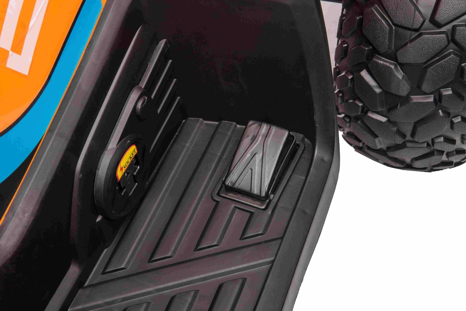 4x4 Quad électrique enfants 12V sous licence McLaren Racing MCL, Orange, Roues EVA souples, TÉLÉCOMMANDE, Siège en similicuir, Suspension arrière, Moteur 4 x 35W, Lumières LED, Batterie 12V10Ah