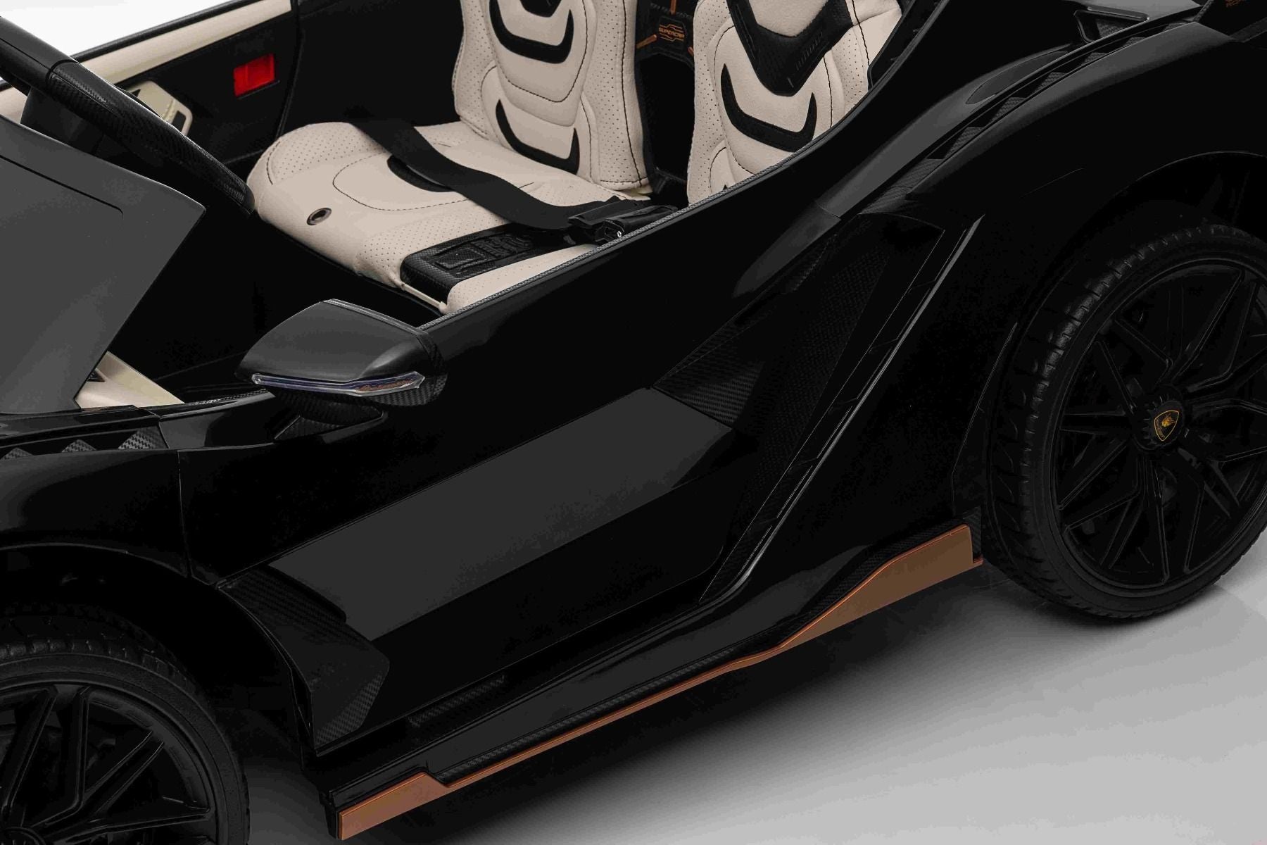 Voiture électrique à conducteur porté Lamborghini Sian 4X4, noire, 12V, télécommande 2,4 GHz, entrée USB / AUX, Bluetooth, suspension, portes à ouverture verticale, roues EVA souples, lumières LED, licence ORIGINALE