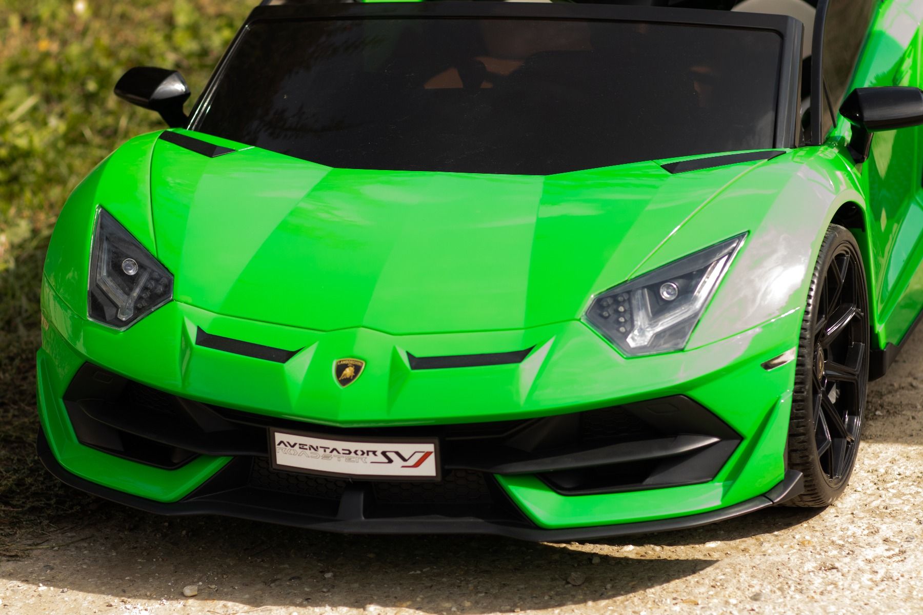 Voiture electrique enfànt 12V 2 places lamborghini Aventador, peinture verte, avec télécommande 2,4 Ghz, Moteur 2 x 12V, Licence d'origine