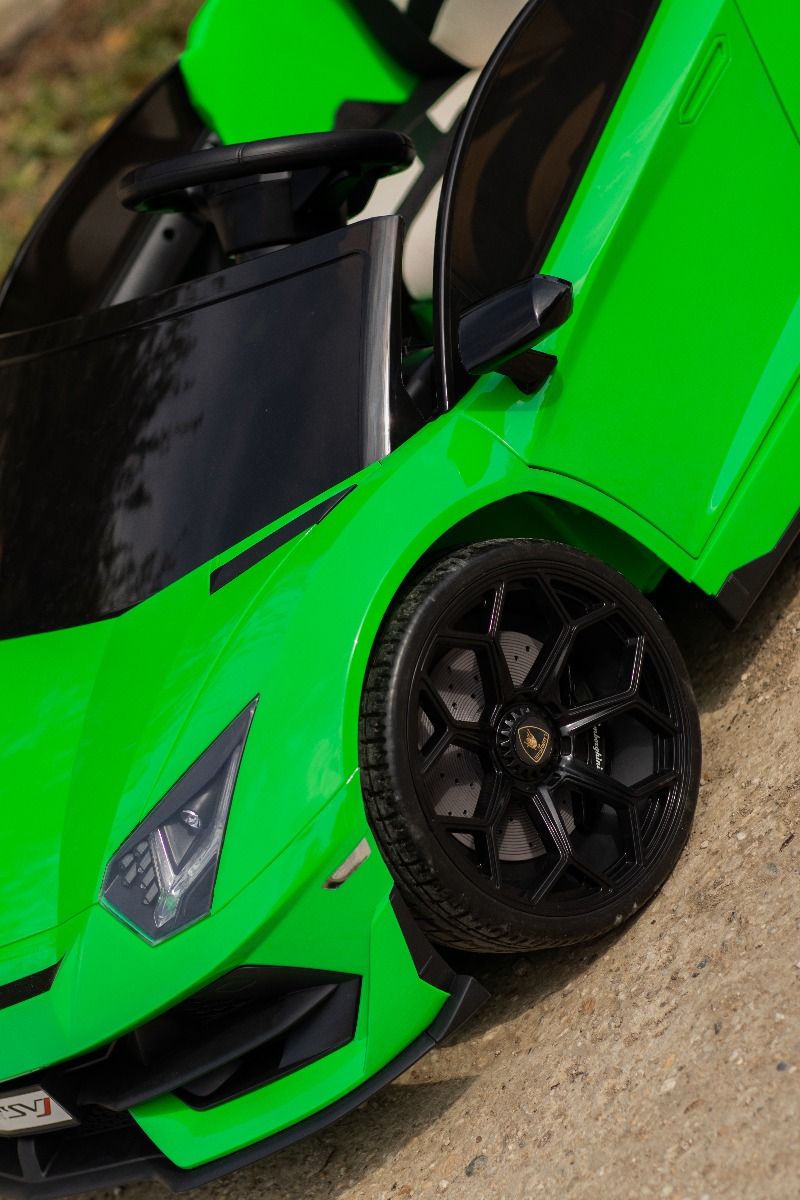Voiture electrique enfànt 12V 2 places lamborghini Aventador, peinture verte, avec télécommande 2,4 Ghz, Moteur 2 x 12V, Licence d'origine