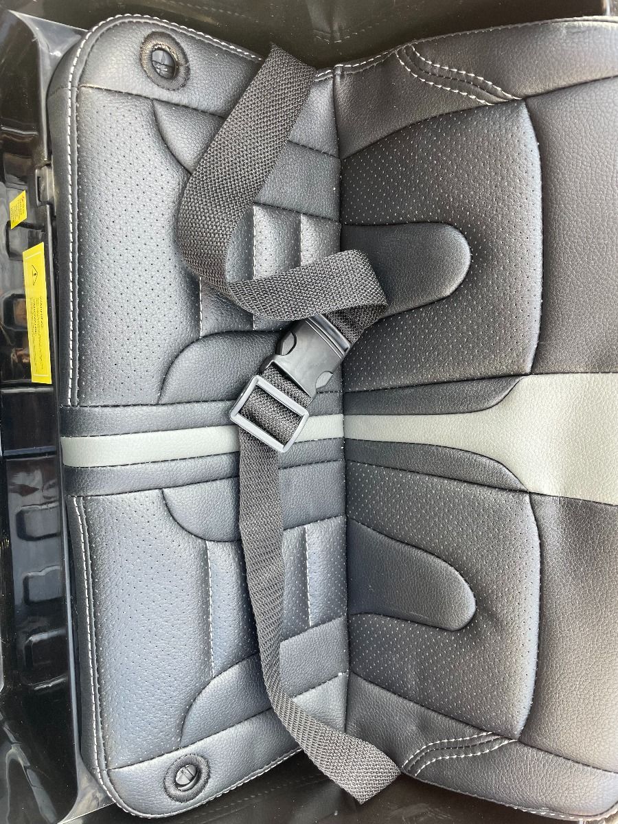 4x4 Voiture electrique enfant 12V JEEP Wrangler, noir, Siège double en similicuir, Radio avec entrée Bluetooth et USB, Transmission 4x4, Batterie 12V10Ah, Roues EVA, Suspension de l'essieu arrière, Télécommande 2,4 GHz, Licence