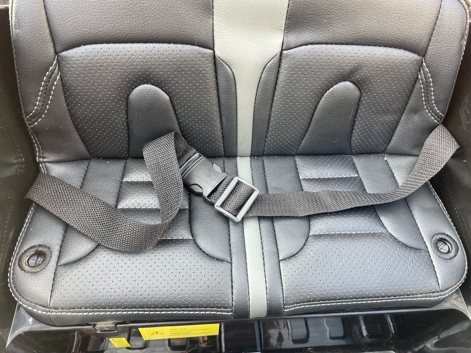 4x4 Voiture électrique pour enfants 12V JEEP Wrangler, Rose, Siège double en similicuir, Radio avec entrée Bluetooth et USB, Transmission 4x4, Batterie au lithium, Roues EVA, Essieux de suspension, Télécommande 2,4 GHz, Licence