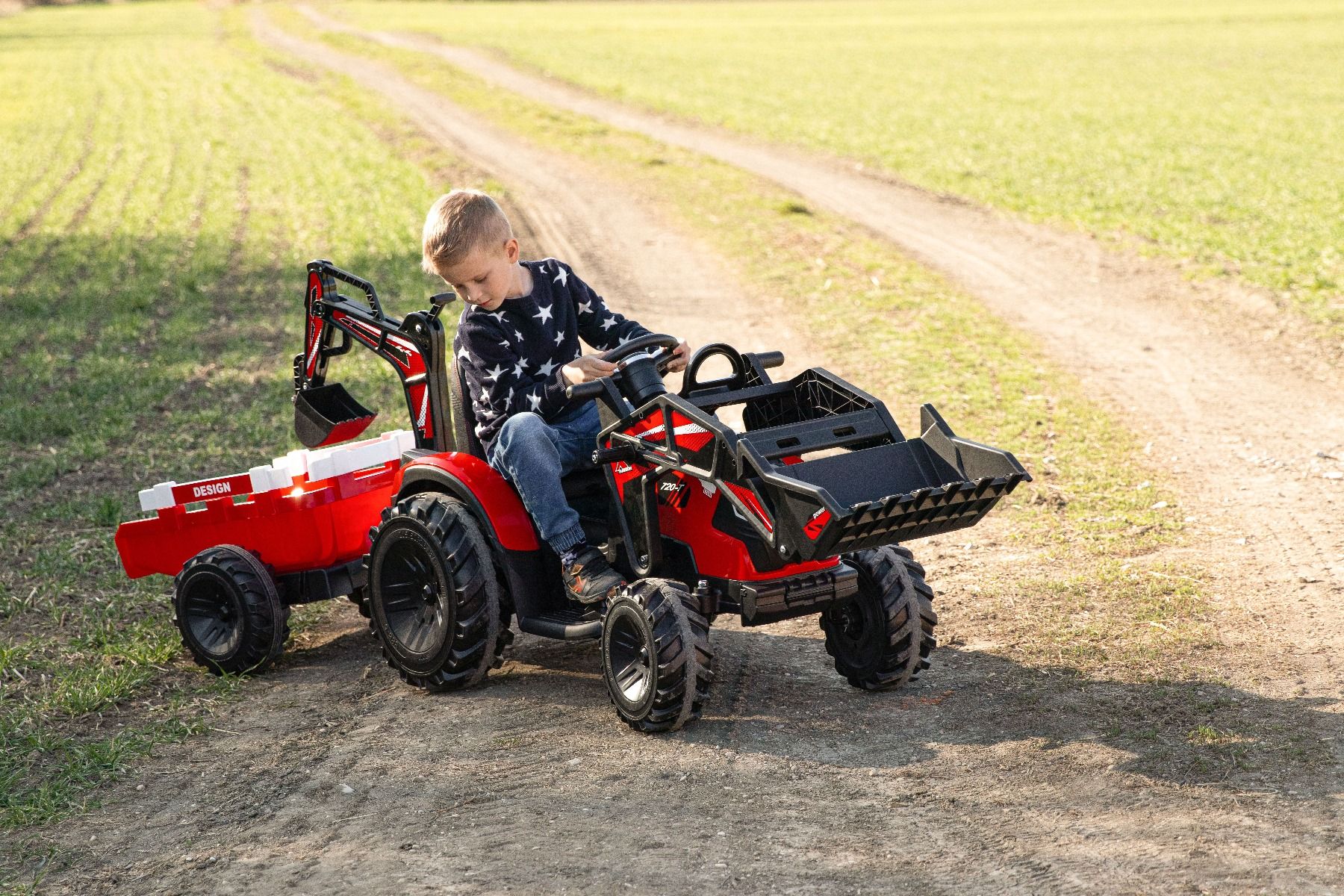 Tracteur électrique 12V TOP-WORKER avec louches et remorque, Monoplace, rouge, Télécommande 2.4Ghz, Moteur 2 x 45W