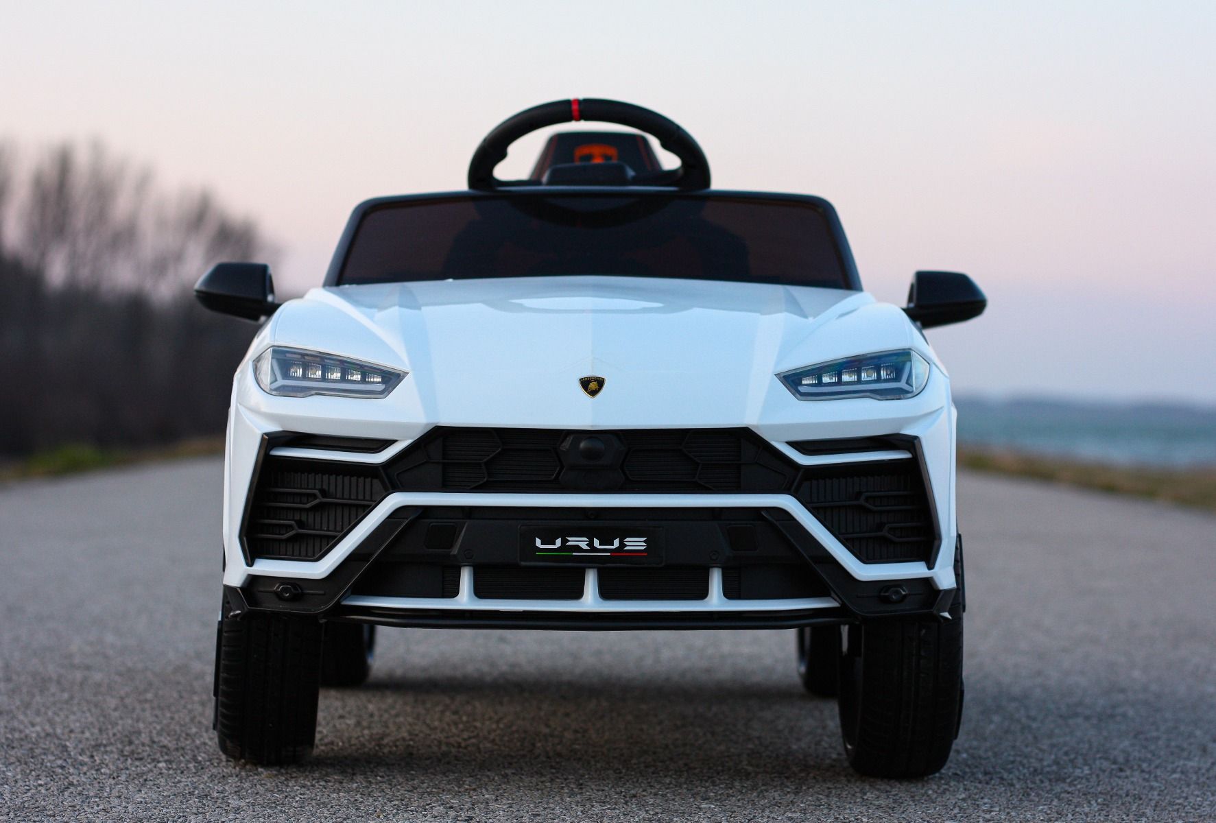 Voiture electrique enfànt 12V Lamborghini Urus, blanc, avec télécommande 2,4 GHz, 2x moteur