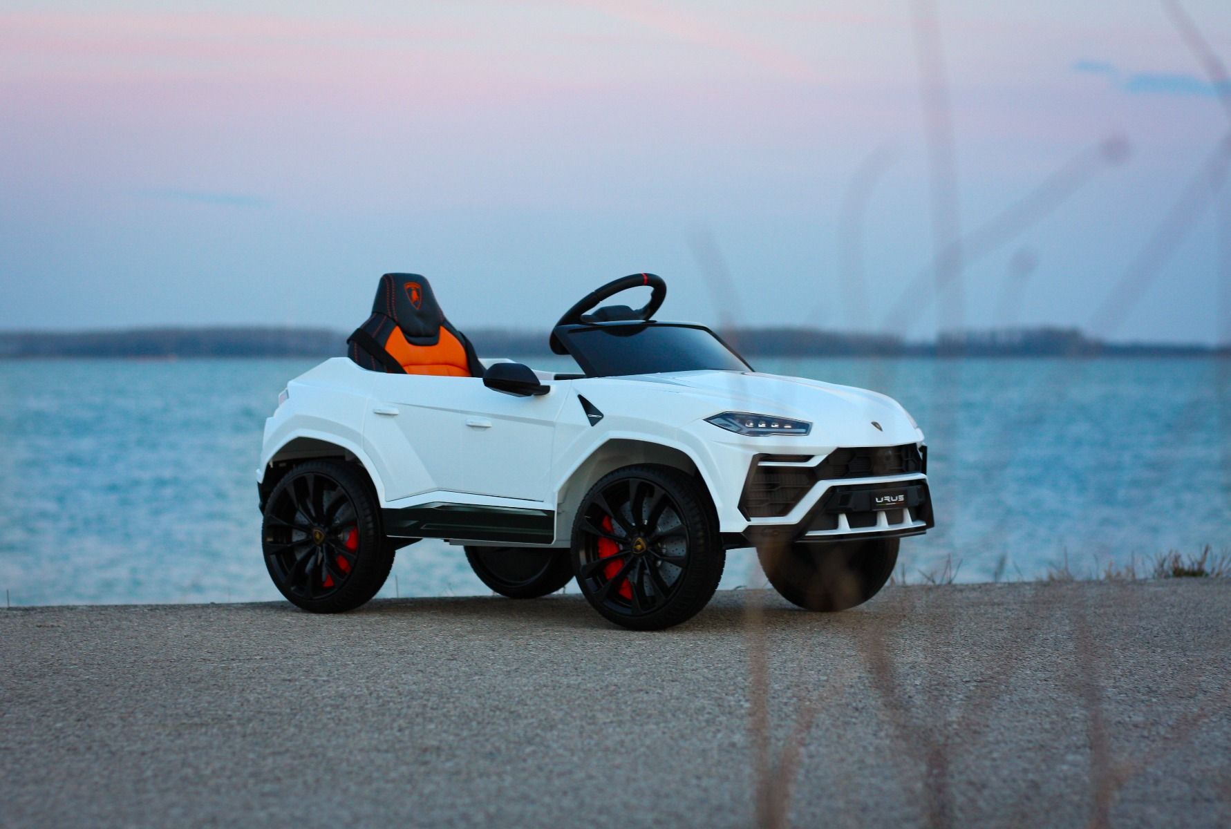 Voiture electrique enfànt 12V Lamborghini Urus, blanc, avec télécommande 2,4 GHz, 2x moteur