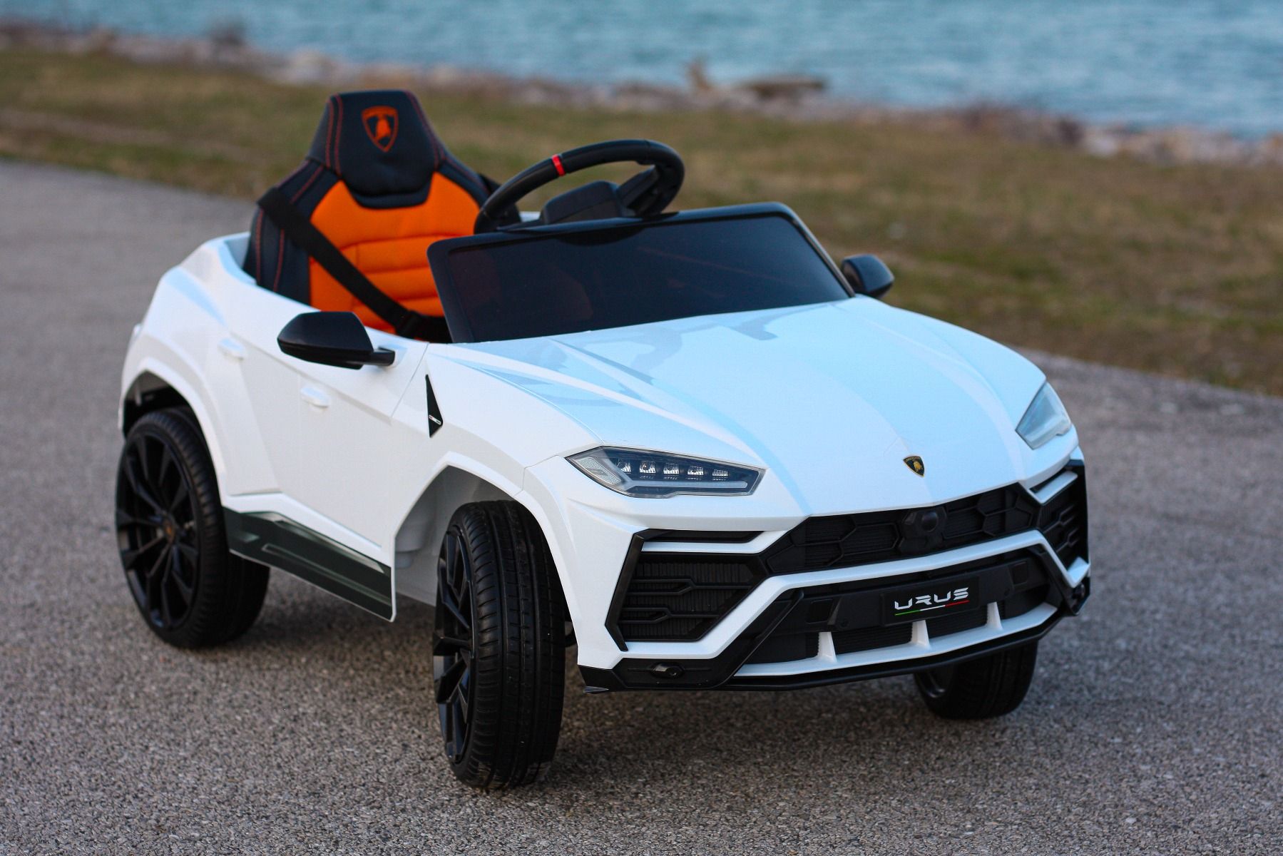 Voiture electrique enfànt 12V Lamborghini Urus, blanc, avec télécommande 2,4 GHz, 2x moteur